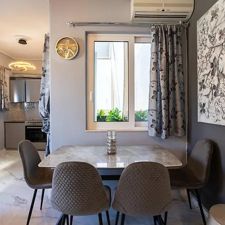 Coastal Nest Modern Seaside Escape 卡拉马塔
